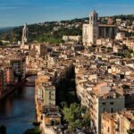 6 hours private tour of Girona: GAME OF THRONES from Barcelona with pick up - Discovering Girona Square and Los Abastos Market