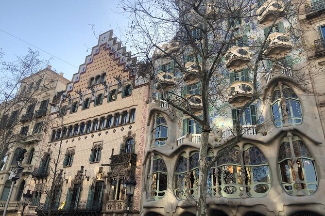 8-Hour Barcelona Private Tour - Exploring Iconic Modernist Buildings by Gaudí and Others
