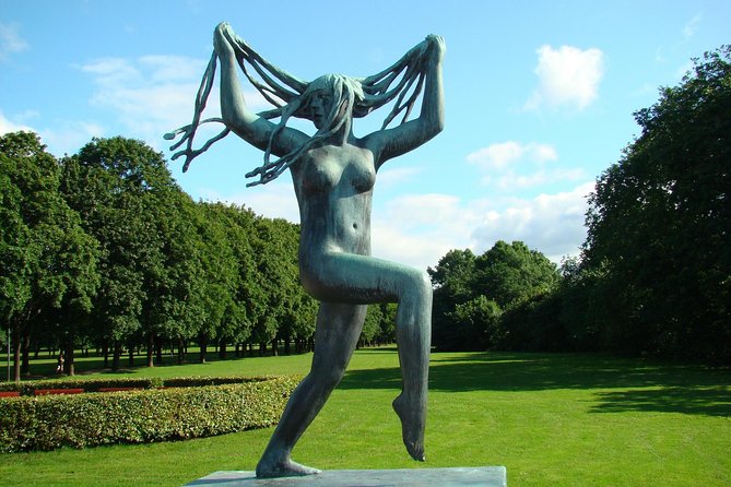 8 hours Full-Day Exclusive Oslo Tailormade Guided Limo Tour - Explore Oslo’s Art and Sculpture Scene at Vigeland Park