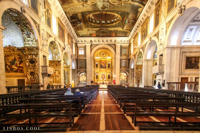 9 hours Lisbon Private Tour of Palaces, Monasteries, and Churches - Exploring Palacio do Marquesses da Fronteira