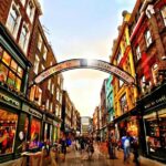 A Fairytale Christmas Day with Food and Christmas Concert - Covent Garden’s Iconic Christmas Tree and Mistletoe