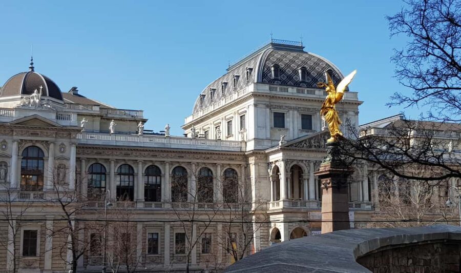 A guided tour of the unknown and Jewish side of Vienna - From the Platz am Hof to the Schottenkloster