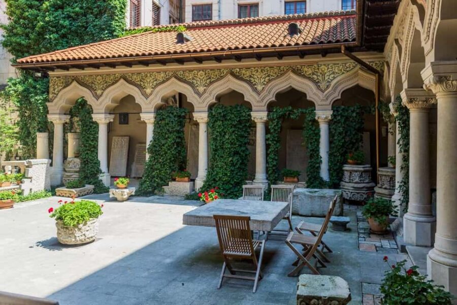 A Hobbit's Tale. Bucharest, Guided Walking Tour - Walking Down Victory Avenue: Bucharest’s Oldest Street