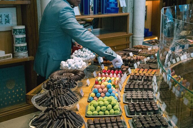 A Morning in Paris Food Tour: Croissants, Baguettes & Chocolate - Exploring Paris’s Bakery Scene with Classic Croissants and Modern Pastries