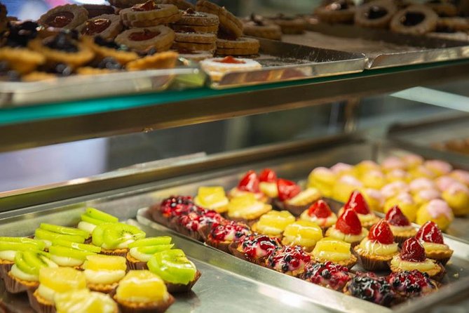 A Taste Of Trastevere: Tour The Best Flavours Of Rome - Indulge at Trastevere’s Most Famous Bakery