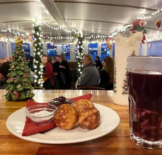 Aarhus: Christmas Harbor Cruise with Local Guide - The Meeting Point Behind the Fountain Endless Connection