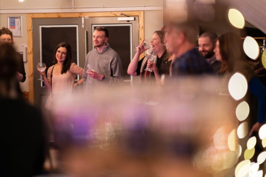 Aberdeen: Gin Distillery Discovery Tour with Welcome Drink - What You Experience in the 1-Hour Tour