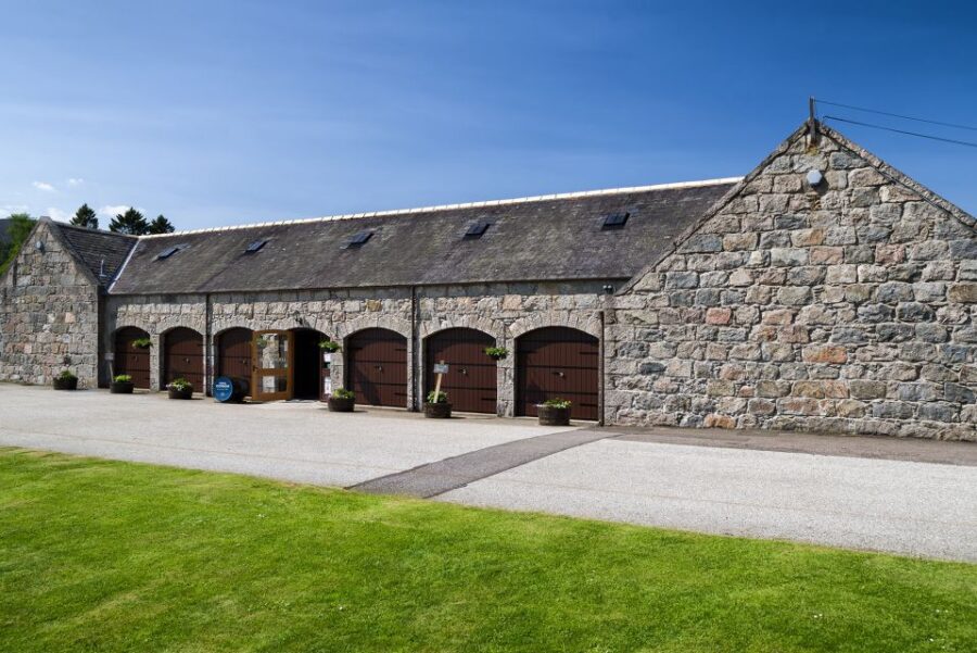 Aberdeen, Shire Castle & Distillery Private Group Day Tour - From Aberdeen to the Historic Castles of Aberdeenshire