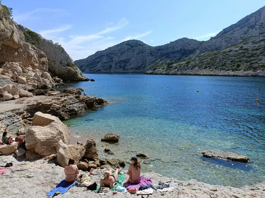 Absolut Calanques de Marseille. Canyons, fisher village and turquoise beach - Discover the Hidden Coves of Pierres Tombées