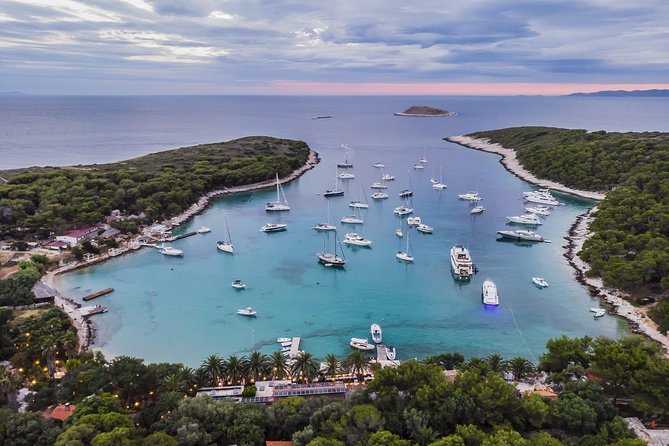 Adventurous Blue and Green Cave group tour - High-Speed RIB Boat: Fast and Fun Transportation