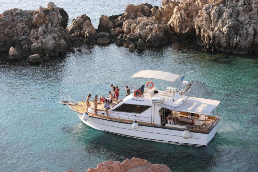 Aeolus Motor Yacht cruise in Paros - Departure Details and Check-in Process