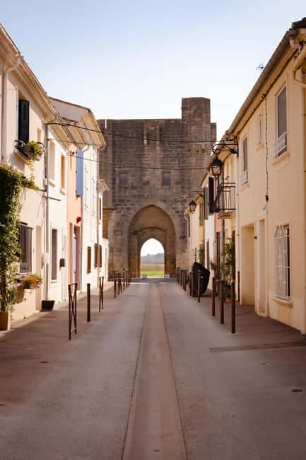 Aigues-Mortes: Private Guided Tour of city + Constance Tower - Exploring the Iconic City Walls of Aigues-Mortes