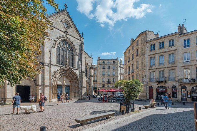 Airport Transfer: Airport BOD to Bordeaux by Business Car - Travel in a Mercedes-Benz E-Class or Similar for Maximum Comfort