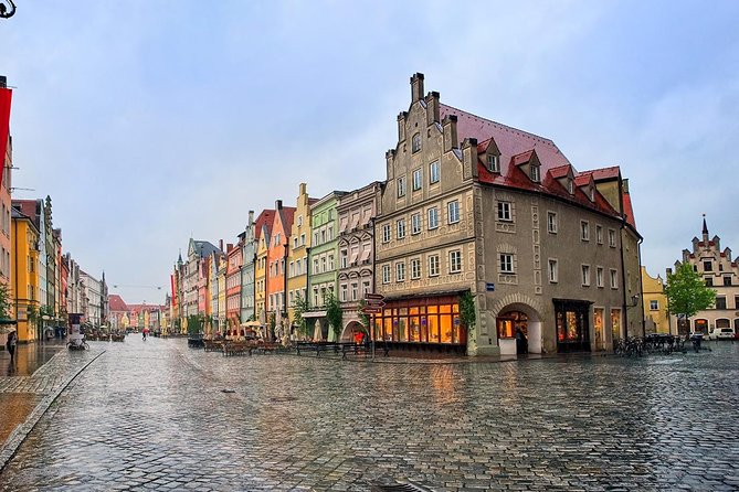 Airport Transfer: Munich to Munich Airport MUC by Luxury Van - The Luxury Van: Clean, Modern, and Comfortable