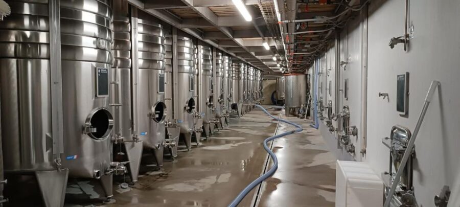 Aix-en-Provence: Avignon Tour & Chateauneuf-du-Pape Tasting - Top Sights: The Old Town and Riverside Views