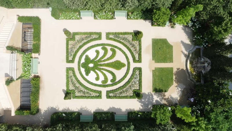 Aix-en-Provence: Caumont - Centre d'Art + Exposition - Walking Through the Historic Mansion and Gardens of Caumont