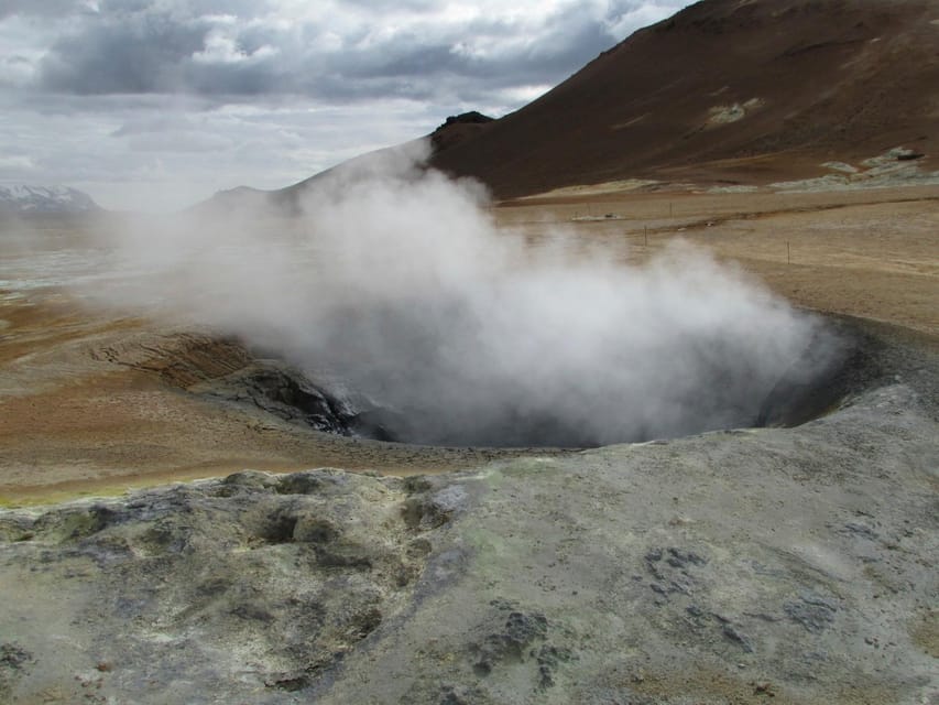 Akureyri: Goðafoss, Dettifoss, and Lake Myvatn Tour - Exploring Dimmuborgir Lava Fields and the Lake Myvatn Area