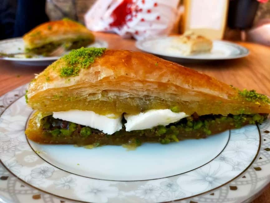 Alanya City, Castle & Boat Tour with Bazaar and Swim Stop - Visiting the Historic Alanya Castle and Scenic Cable Car Ride