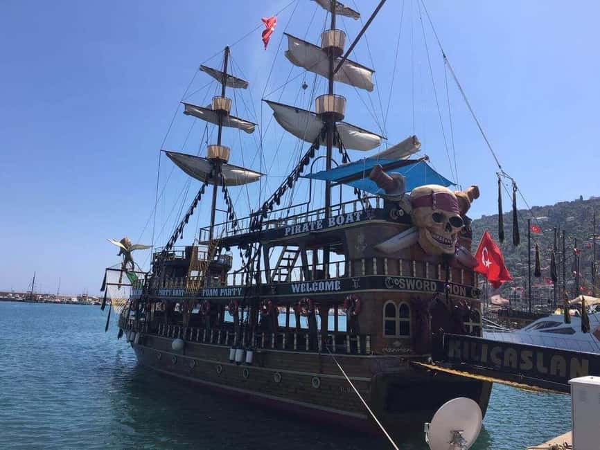 Alanya: Pirate Cruise with Shows, Lunch & Swim Stops - Pirate-Themed Shows and Live Entertainment