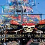 Alanya: Pirates of Alanya Boat Tour with Lunch and Drinks - The Pirate-Themed Vessel and Its Decor