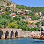 Alanya: Relaxing Boat Tour with Lunch and Swimming - The Balance of Sightseeing and Relaxation