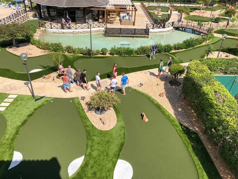 Albufeira: MiniGolf Adventure Park Entry Ticket - The Location and Its Charm in Albufeira