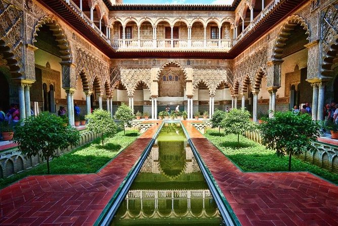 Alcazar Guided Day Tour in Seville - Discovering Seville’s Barrio Santa Cruz and Old Jewish Quarter