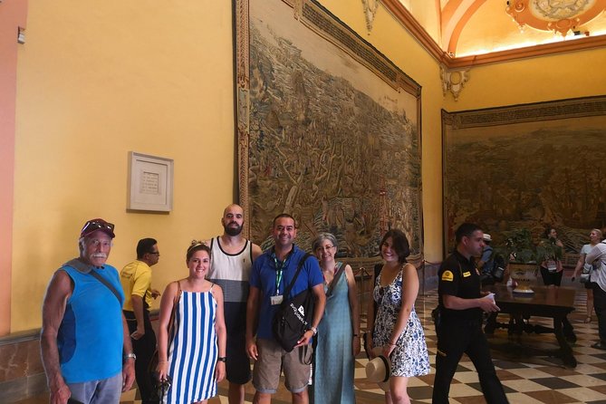 Alcazar of Seville english Tour With a Historian. - The Guide: Knowledgeable, Friendly, and Engaging