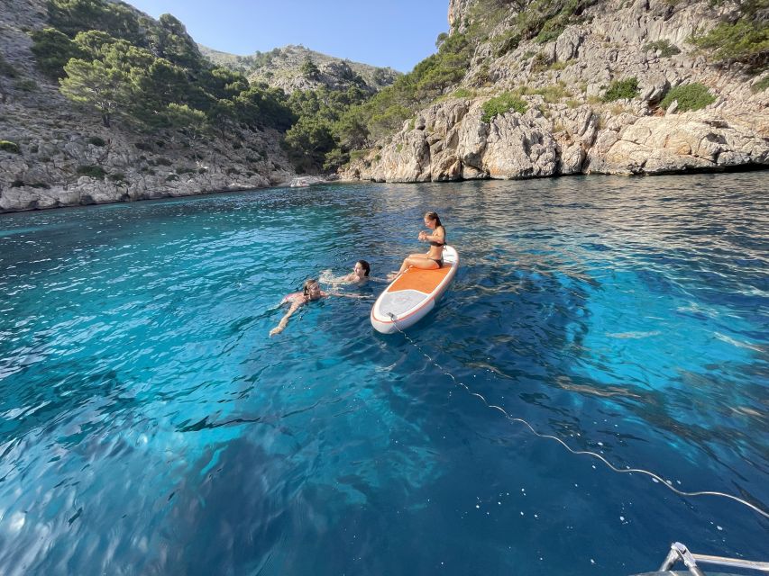 Alcudia: Sailing Yacht Excursion with Wine & Tapas - Starting from Alcudia: Convenient Meeting Points and Group Size