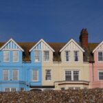 Aldeburgh: A Self-Guided Audio Tour of the Historical Seaside Town - Highlights of the Audio Stories: From Elephants to Literary Festivals