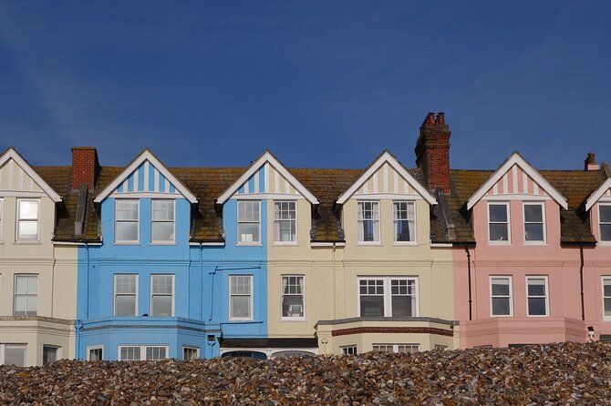 Aldeburgh: A Self-Guided Audio Tour of the Historical Seaside Town - Highlights of the Audio Stories: From Elephants to Literary Festivals