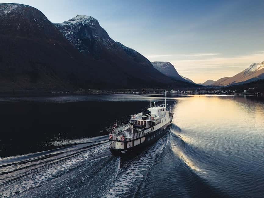 Ålesund: Fjord Tour & Gourmet Lunch at Rekkedal Gjestegard - Sæbø Village and the Short Bus Transfer to Rekkedal Guesthouse