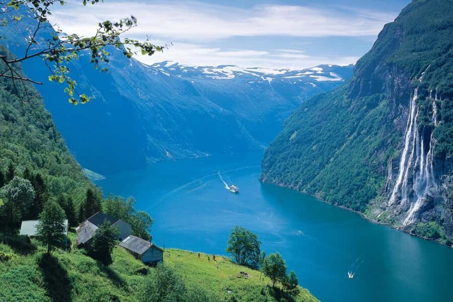 Ålesund: Geiranger Fjord Boat Tour with Return Bus Tour - Exploring the Villages of Hellesylt and Geiranger