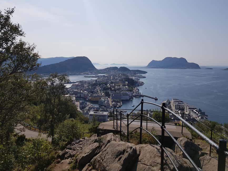 Alesund: Giske Island Iconic Coastal Landmarks Excursion - Key Points