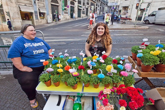 Alfama - The Kaleidoscopic District Private Walking Tour - Exploring the Lisbon Cathedral’s Architectural Highlights