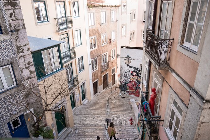 Alfama Walking Tour Lisbon - Visiting Lisbon’s Iconic Squares and Streets