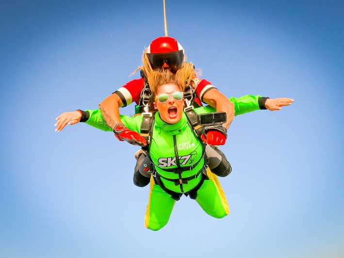 Algarve: Tandem Skydiving from 10.000ft to 15.000ft - Meeting Point at Skydive Seven Algarve