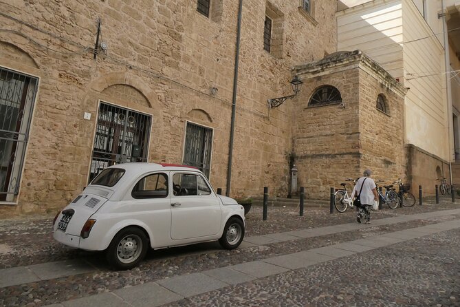 Alghero: walking tour with bilingual local guide - Visiting the Cattedrale di Santa Maria: A Fusion of Architectural Styles