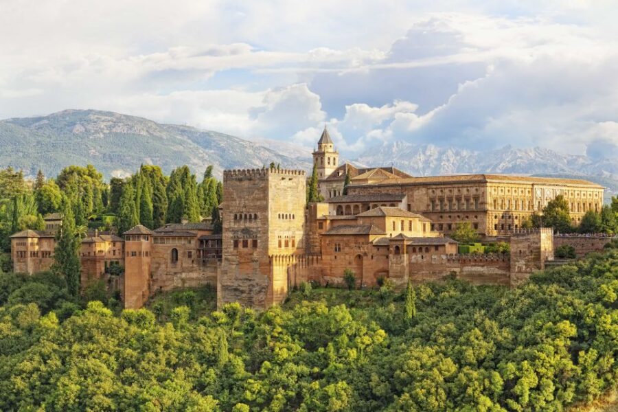 Alhambra Guided Tour with Fast-Track Entry - Starting Points and Tour Duration