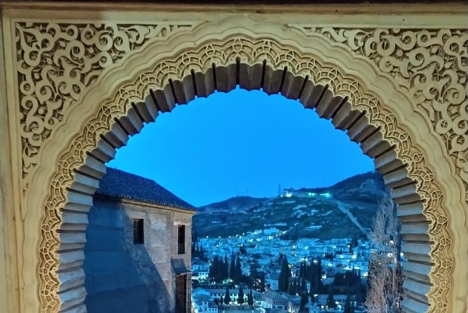 Alhambra: Night Visit to Nasrid Palaces - Access to the Nasrid Palaces at Night with Official Tickets