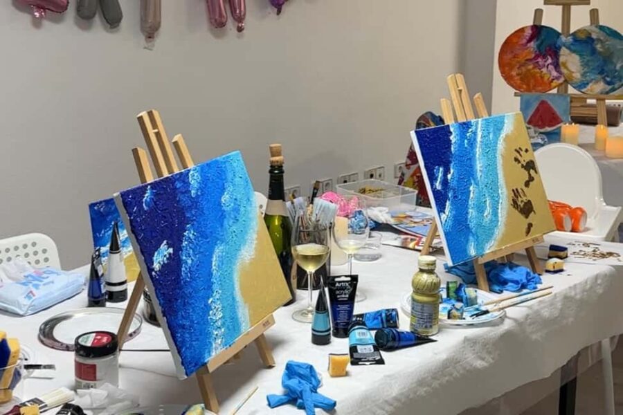 Alicante: Art Painting Workshop with Candlelight Option - The Relaxing Atmosphere and Musical Choices