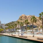 Alicante: Express Walk with a Local in 60 minutes - Meeting Point at the Monumento a los Santos Ángeles Custodios