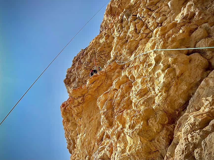 Alicante: Guided climbing "Erikindia" route - Discover the "Erikindia" Route Over 70 Meters of Climbing on Alicante’s Cliffs