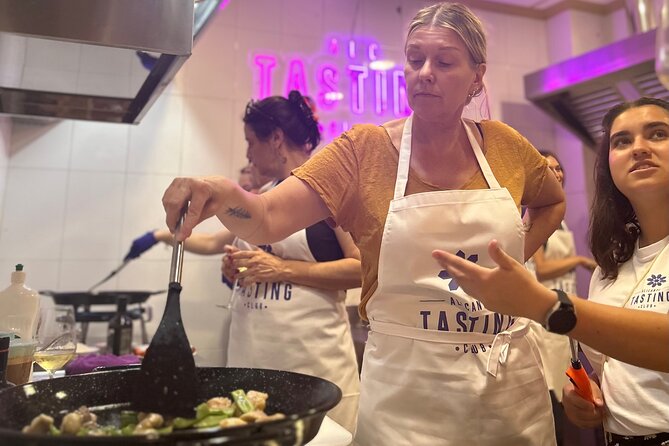 Alicante Paella Cooking Class, Tapas, Drinks and Marketplace - Tapas and Beverages: A Taste of Alicante’s Flavors