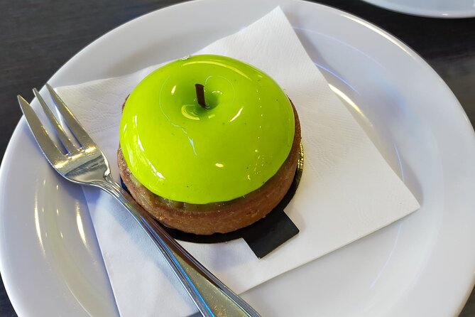 All Inclusive Food Tour of Annecy Old Town with Local Guide - Starting at Le Pont des Amours for a Romantic Introduction to Annecy