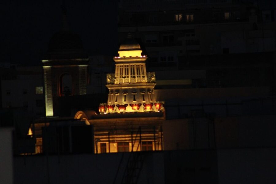 Almería: Legends and Mysteries Evening Walking Tour - Key Points