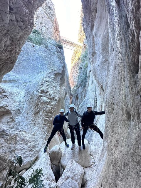 Altea: the Mascarat ravine - Navigating the Narrow Canyon Pathways