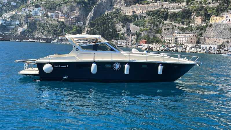 Amalfi Coast: boat tour - Positano Capri views - Visiting Atrani and Its Unique Arches
