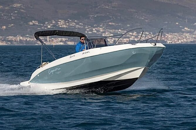 Amalfitan coast boat rent no license or with professional skipper - The Cayman 585 Boat: Compact Yet Spacious