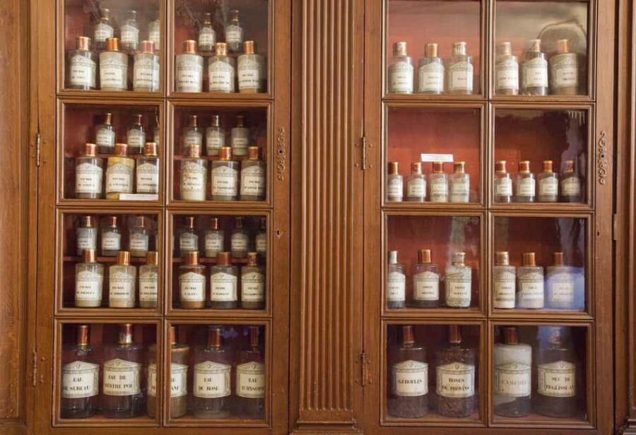 Among Perfumes and Poisons: Alchemists and Apothecaries of Brescia - Meeting Point at Duomo Vecchio